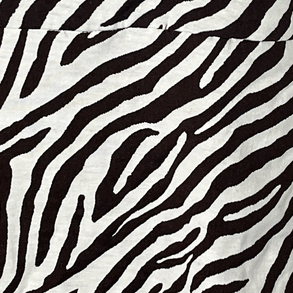 Charter Club Shorts Women 12 White With Brown Zebra Stripes Zips On Side Pockets - Picture 3 of 9